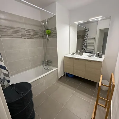Bellevue Apartment *